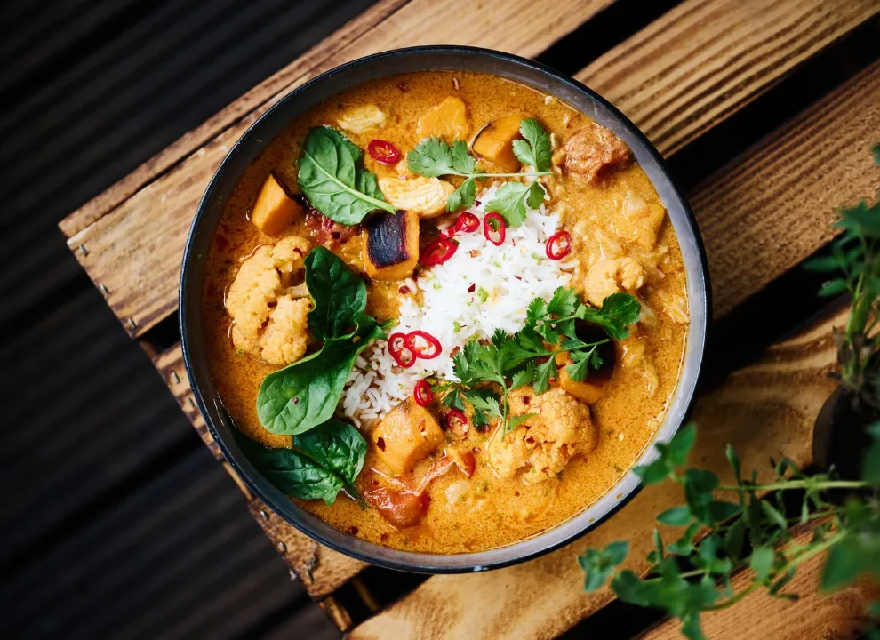 Authentic East Indian rice bowls at Wholesale Meals Edmonton - Fresh butter chicken, masala chicken, and curry chicken in South Edmonton